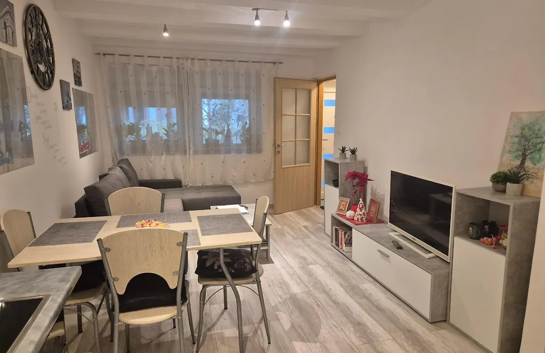 Guest House Roki & Diva (Adults Only)-1