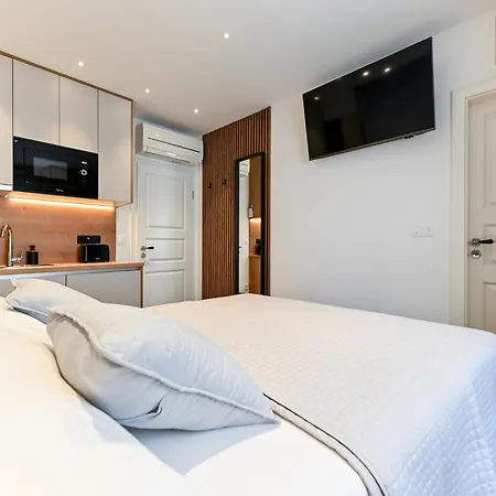 Apartments And Rooms Nekic-3
